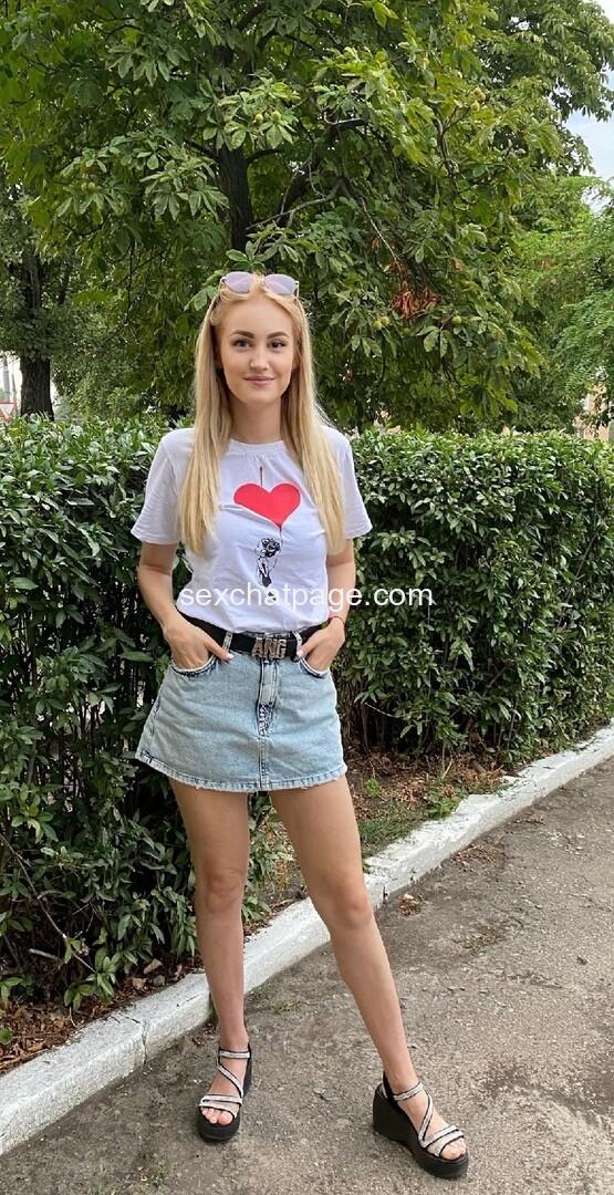 If you’re a single girl looking to meet someone special, you’ve come to the right place! Whether you’re interested in casual dat…