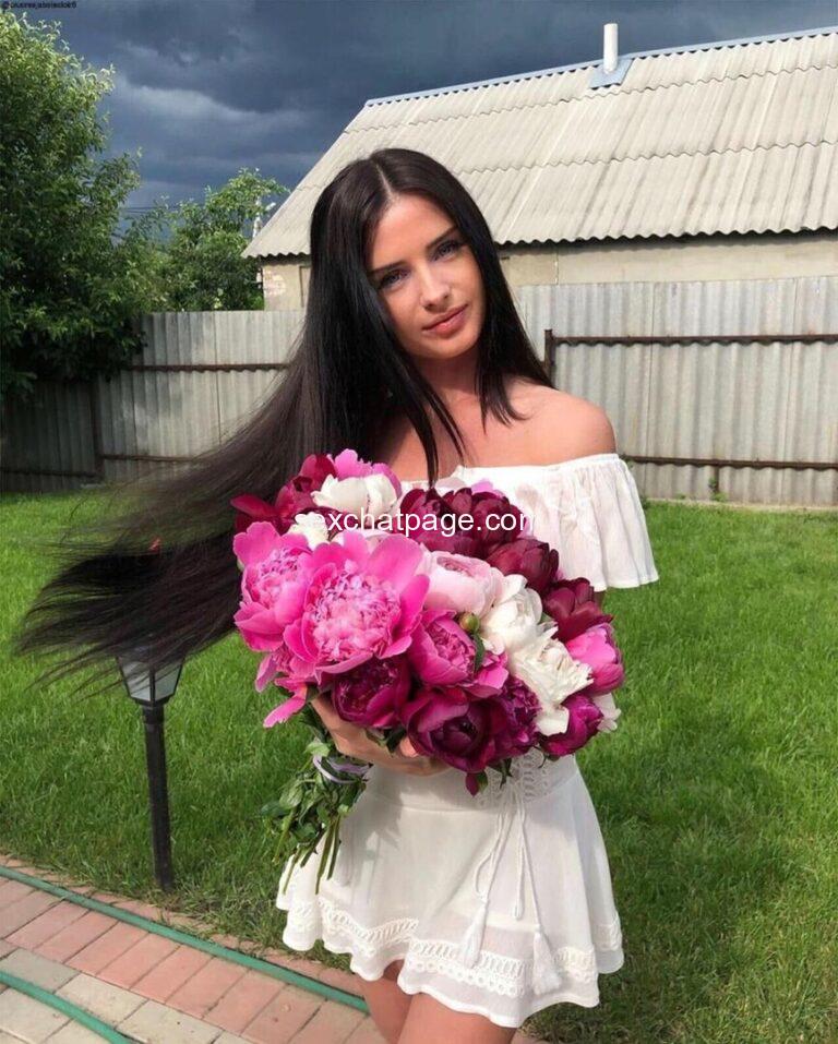 As a single girl, I want to meet a kind and genuine man to share my time with. Dating can be exciting and challenging, but the j…